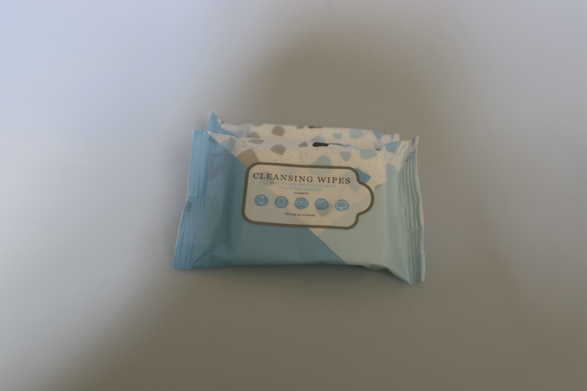　Cleaning wipes