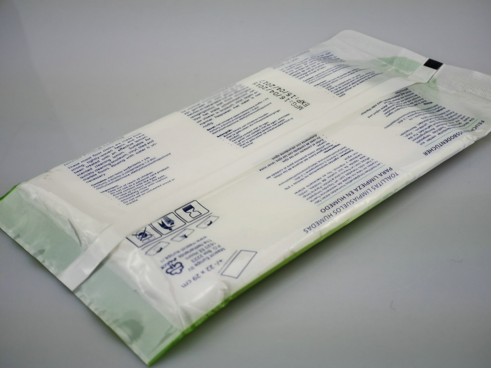 Floor wipes